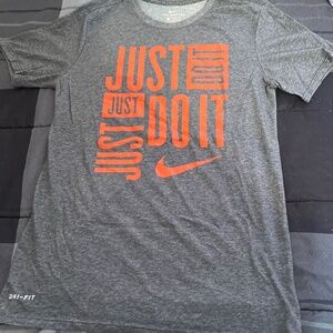 Nike gray short sleeve tee